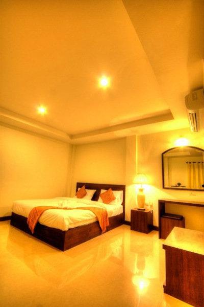 Suphan Hometel Khách sạn