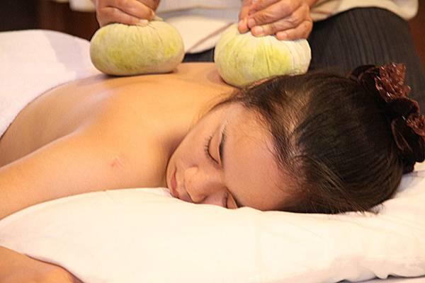 Suphan Hometel Khách sạn 3*